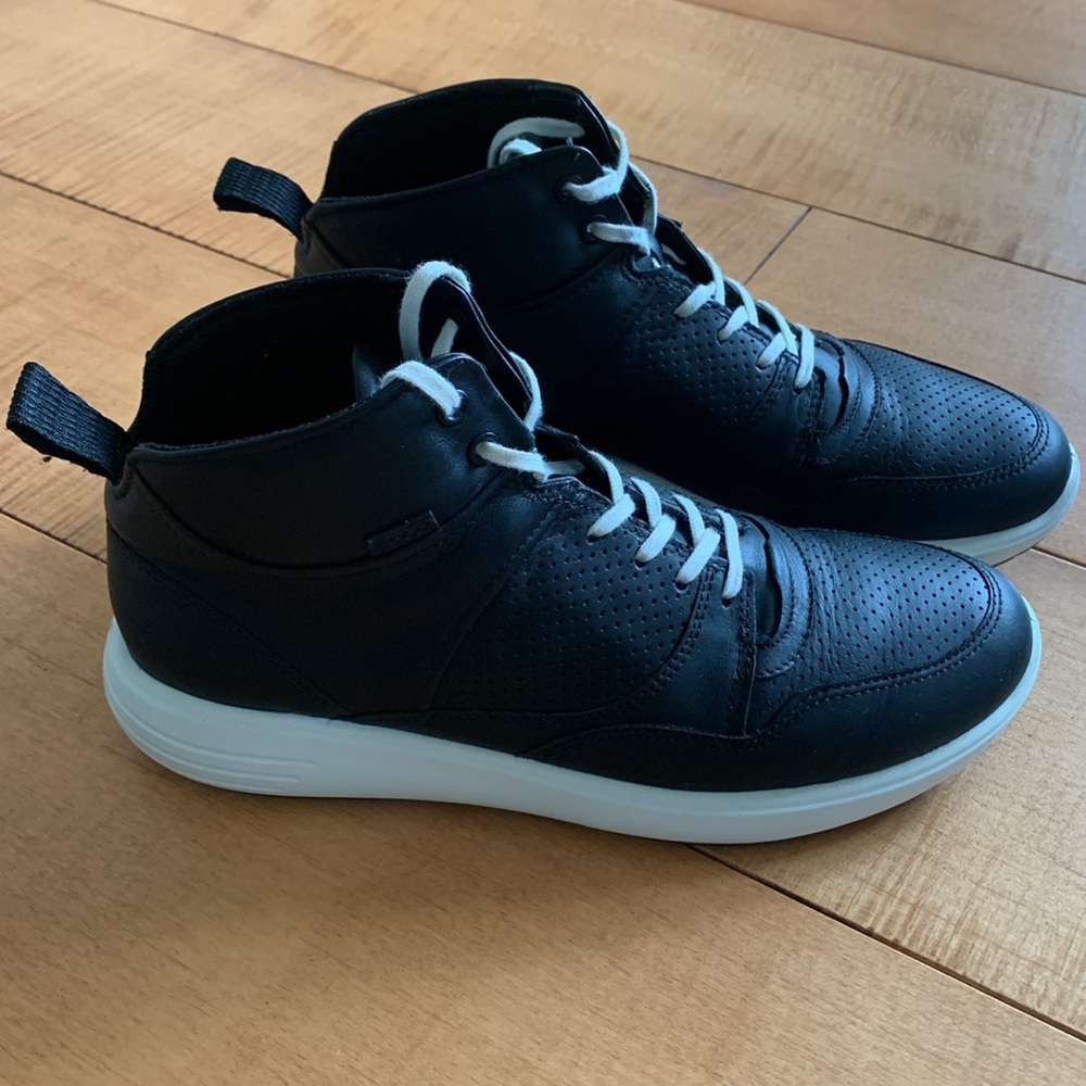 Black Leather High-Top women’s Sneakers ECCO Almost New